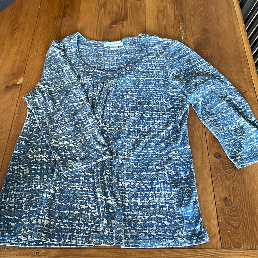 Liz Claiborne M top 3/4 legnth sleeve